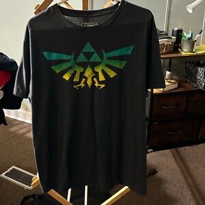 The Legend Of Zelda Grey Triforce Wing Crest Short Sleeves Graphic Tee Size L